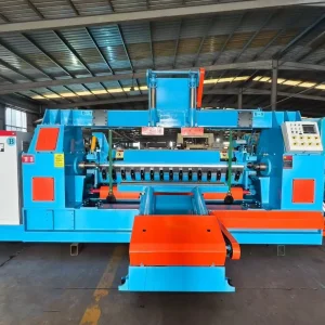 Spindle veneer peeling machine for large-diameter logs, high-precision peeling, and improved production efficiency.